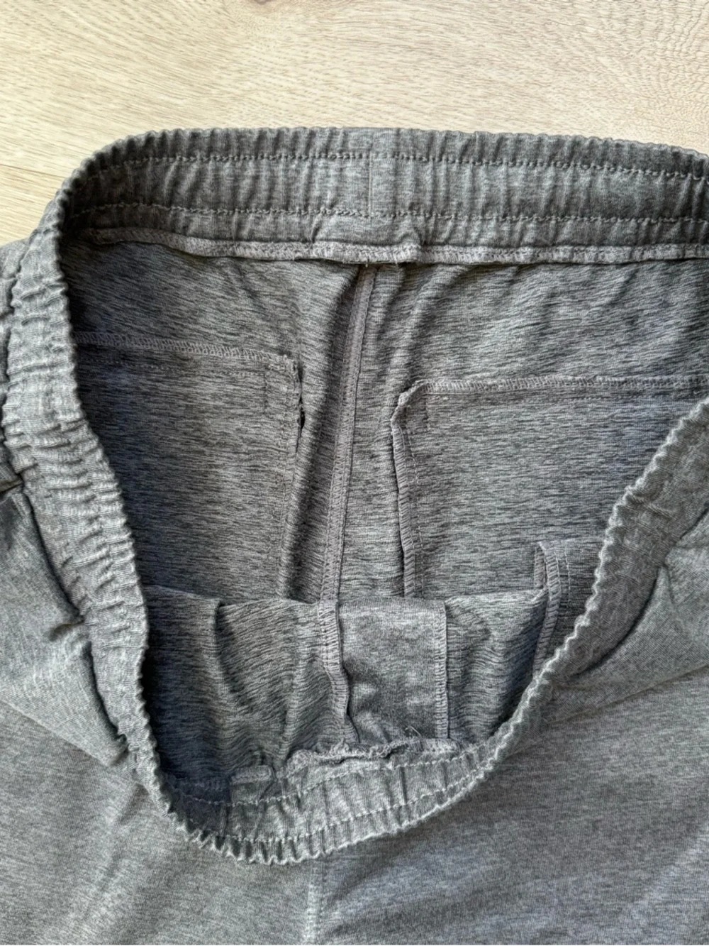 Vuori Men's Dark Gray Jogger Sweatpants